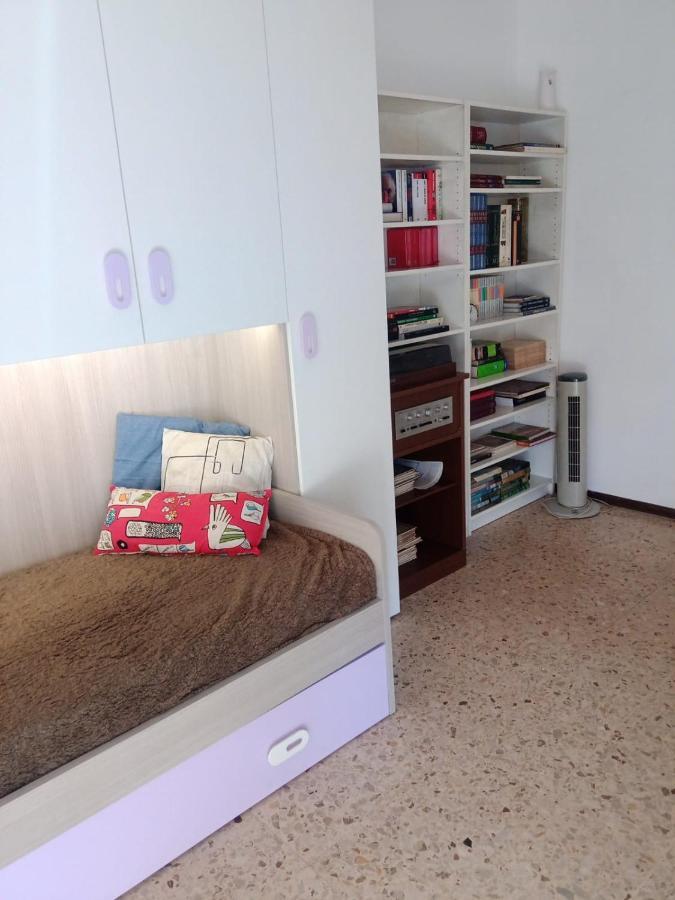 "House Of Lella" Appartamento 2 Camere Da Letto Милано Екстериор снимка